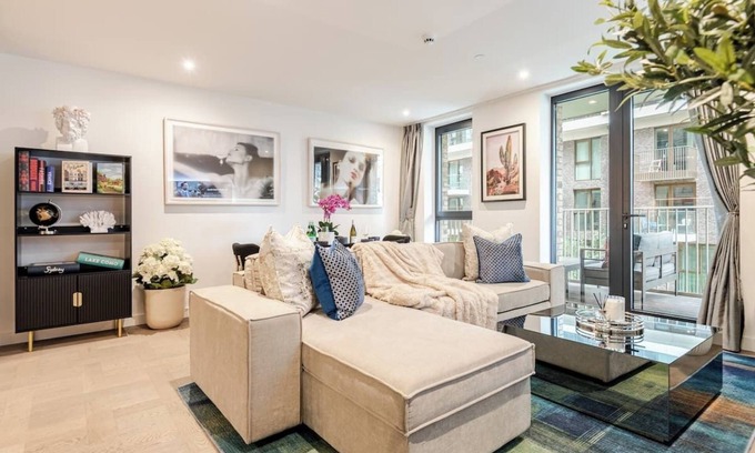 Wapping Apartment | Brand New Superior 3 Bed Apartment by Tower Bridge with AC