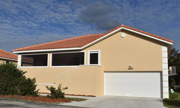 Homosassa Villa | Brand new villa with a large porch overlooking Marina