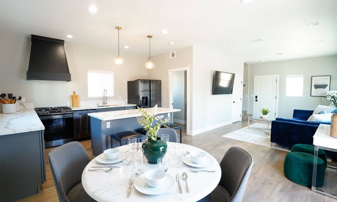 North Tustin House | BRAND NEWLY BUILT Gorgeous & Spacious House