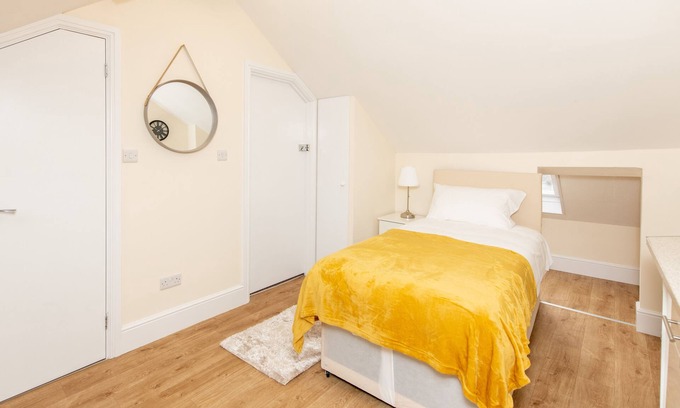 Southampton Apartment | *BrandNew* Studio Flat near Solent Uni w/Parking