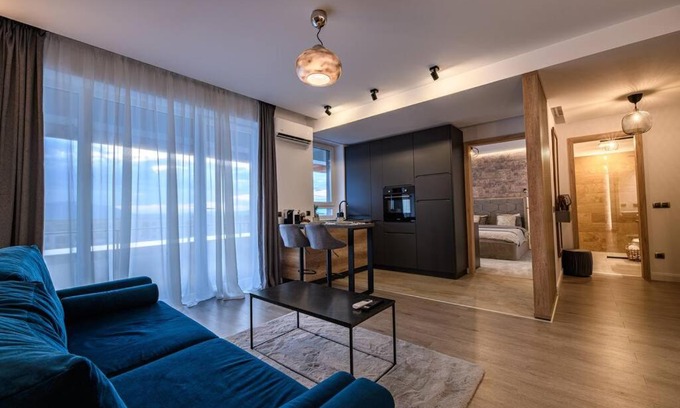 Tractorul Apartment | BRAVISA Apart View