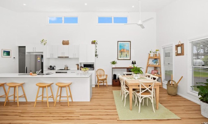 Dolphin Point House | Break Away