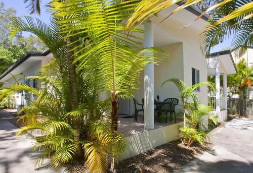 Agnes Water Apartment | Breakaway - Central, Bright & Breezy Studio with Communal Pool, Minutes From Agnes Water Main Beach