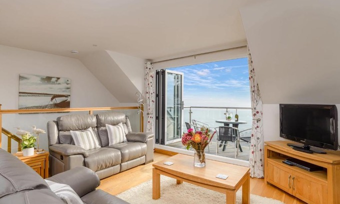 Seaton House | Breakers - Mount Brioni