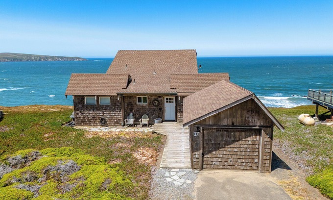 Dillon Beach House | BreakingWaves~The Ocean is your Backyard!Let the Waves Lull you to Sleep.WIFI