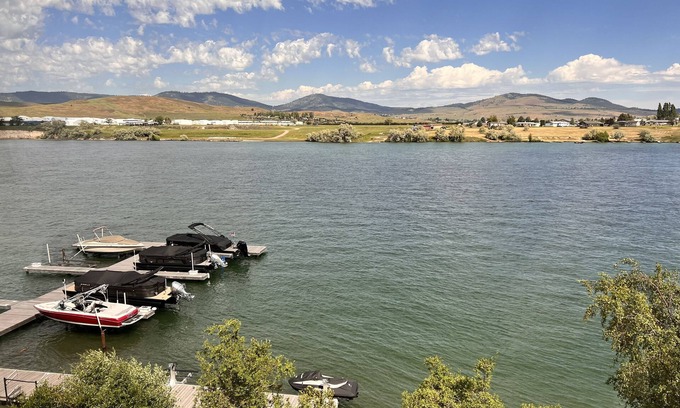 Polson Condo | Breath Taking Waterfront View- family sized condo! End Unit