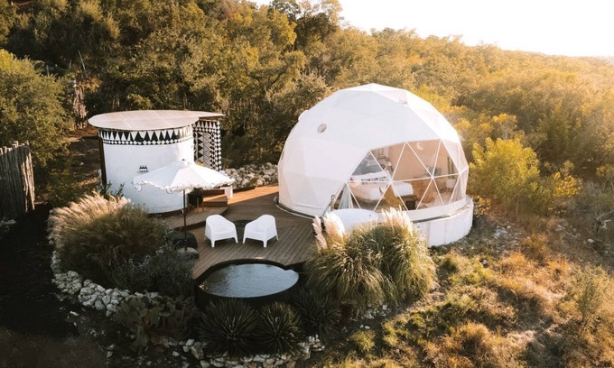 Fischer Cabin | Breathtaking Dome with Spectacular Outdoor Living and Chic Elegant Interior in Texas