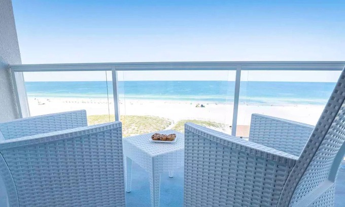 Clearwater Beach Condo | Breathtaking Gulf Facing Condo Hotel Suite