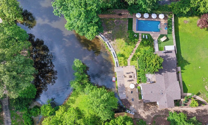 Raleigh House | 》Breathtaking Lake WaterFront Home Retreat w Pool《