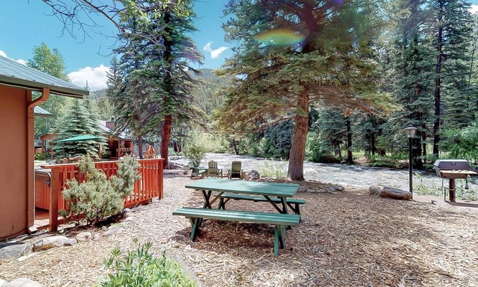Estes Park Cabin | Breathtaking River Front Cabin at RMNP w/Hot Tub