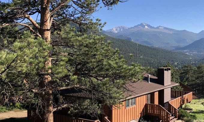 Estes Park House | Breathtaking Views, Huge Deck, Private, Fireplace, 4 Bedroom 2 Bath, Sleeps 10nn