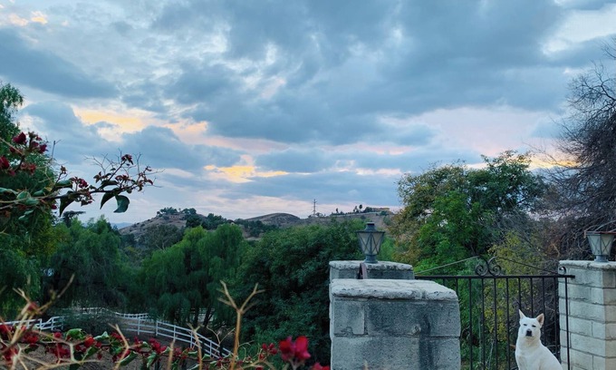 Shadow Hills House | Breathtaking Views Near Hollywood Studios