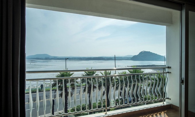 Seongsan Hotel | Breeze Bay Hotel