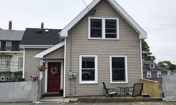 Gloucester House | Breeze of Gloucester