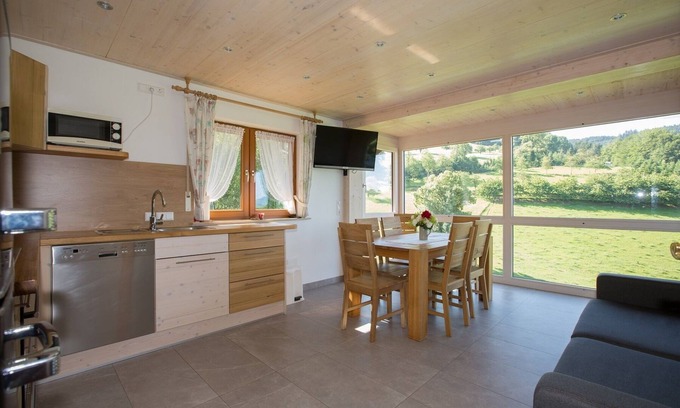 Oberharmersbach House | Breigenhof - Ferienhaus Weideblick EG - sunny location