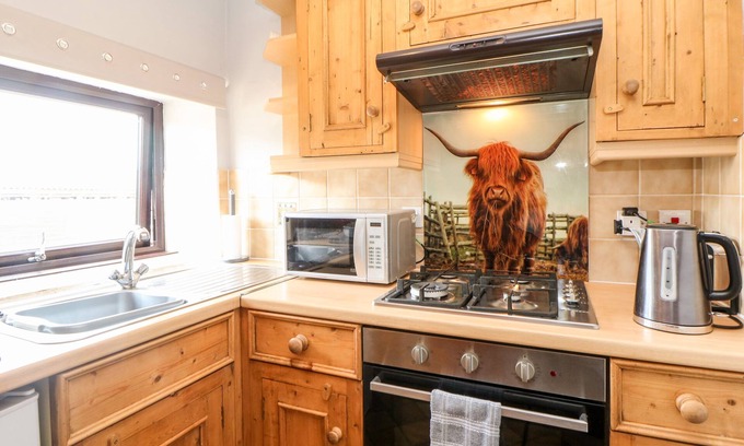 Over Haddon Cottage | Brendan