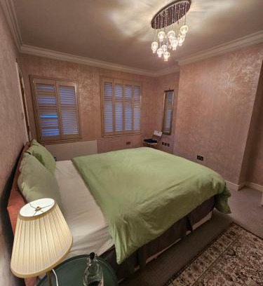 London Borough of Hounslow House | Brentford house