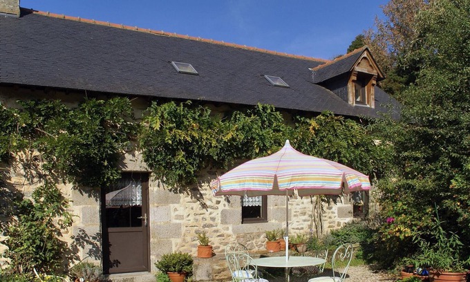 Querrien House | Breton Escape in Querrien