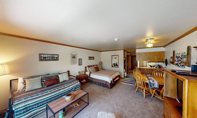 Brian Head Apartment | Brian Head, Condo, Pool-Jacuzzi, Ski-in/Out, Fitness Center, Elevator, Garage