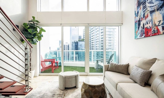Downtown Miami Condo | Brickell River LOFT/parking & 12 min to South Beach