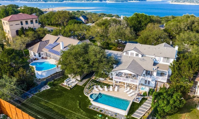 Travis Landing House | Brides: Private Pool, BBQ, Hot Tub, Pool House & Foosball in Lake Travis!