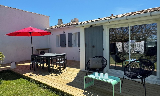 Saint-Clement-des-Baleines House | Bright house near the sea. Lovely decor, large enclosed garden. Car parking