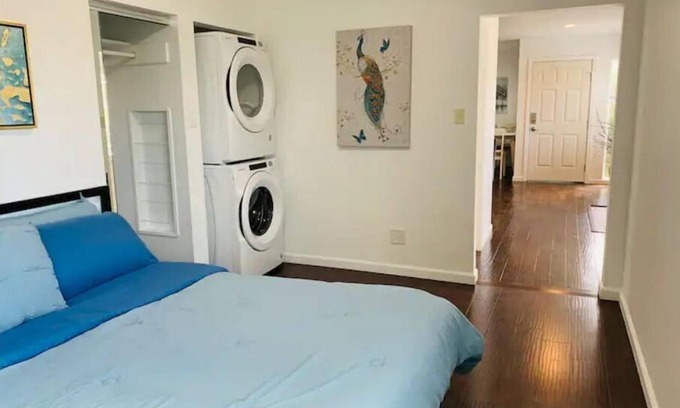 Castro Valley Apartment | Bright 1 BR w/AC, Free Parking, Washr/Dryr