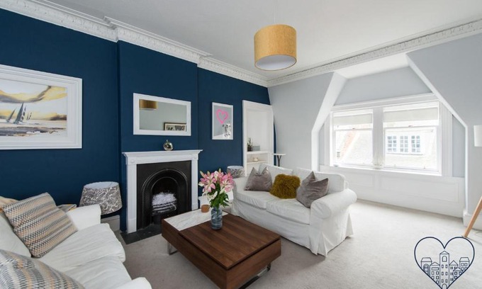 North Berwick Apartment | Bright 2 bed apartment North Berwick High Street