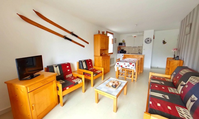 Les Rousses Apartment | Bright 2-room apartment with loggia in Les Rousses