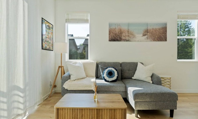 Olympic Hills Villa | Bright 2BR Townhome | Easy Access to Downtown & UW