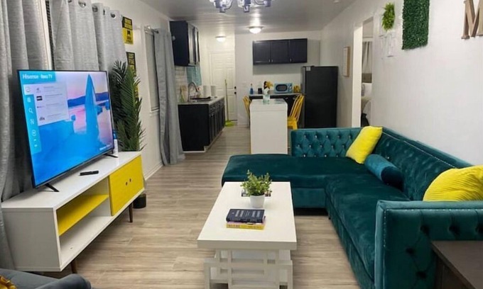 Detroit House | Bright 3 BDR HOME/King size beds