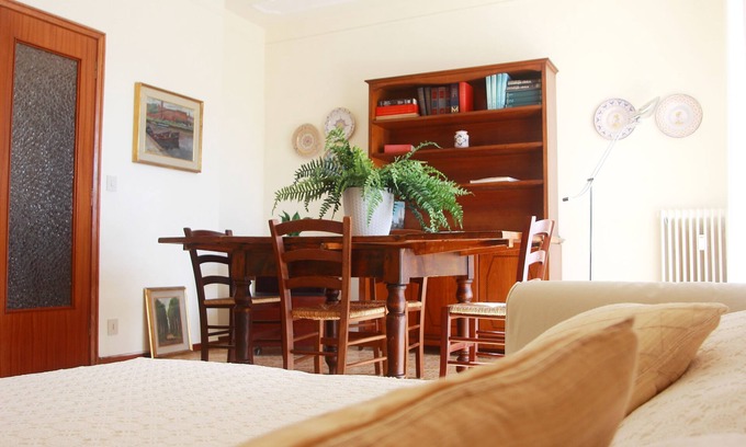 Livorno Apartment | Bright, airy, 4 floor apartment, parking space with gates