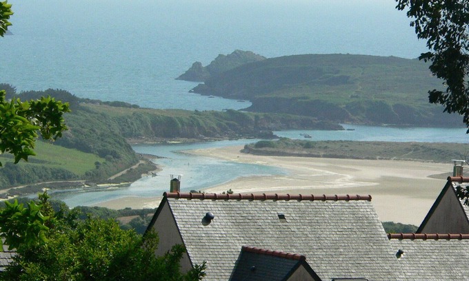 Crozon Bed & Breakfast | Bright and cozy room above the sea