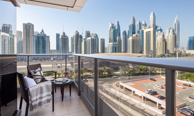 Jumeirah Lake Towers Apartment | Bright and Modern 1BR in JLT with City Views