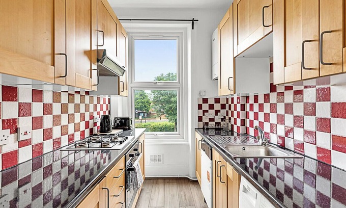 Southfield Apartment | Bright and Newly Furnished Acton Apartment