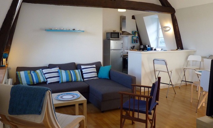 Honfleur Apartment | Bright apartment in a historic building classified 3 stars