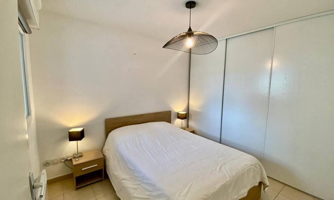 Malbosc Apartment | Bright apartment with a view of nature
