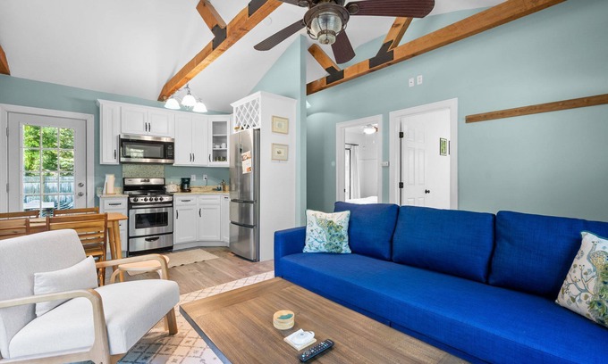 East Sandwich House | Bright Cape Cod Cottage, Half Mile to Beach