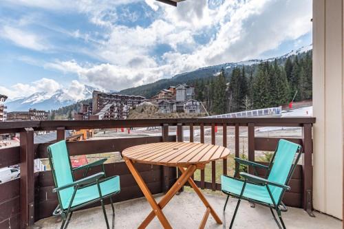 La Perriere Apartment | Bright Cocoon With Balcony And View On The Valley