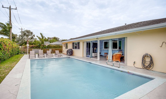 Biggar House | Bright Fort Myers Home w/Pool - 9 Mi to Beach!