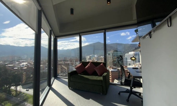 Calle 100 Condo | Bright luxurious flat with stunning view workspace