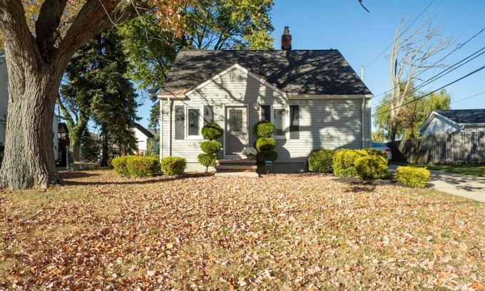 Willowick House | Bright, modern, and cozy Willowick retreat, 20 minutes from downtown Cleveland!