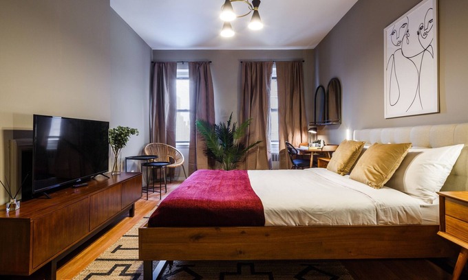 Midtown East Apartment | Bright & Modern Studio Apartment in Manhattan