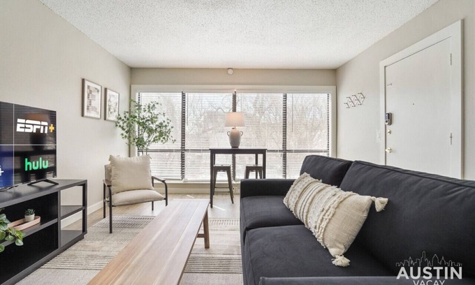 Triangle State Apartment | Bright Pool View Apt + Private Cabanas off N Lamar