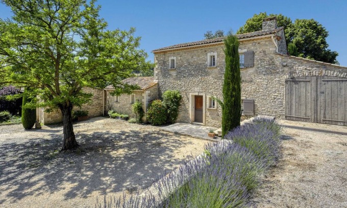 Goult Other | Bright, renovated family Mas with vineyard views