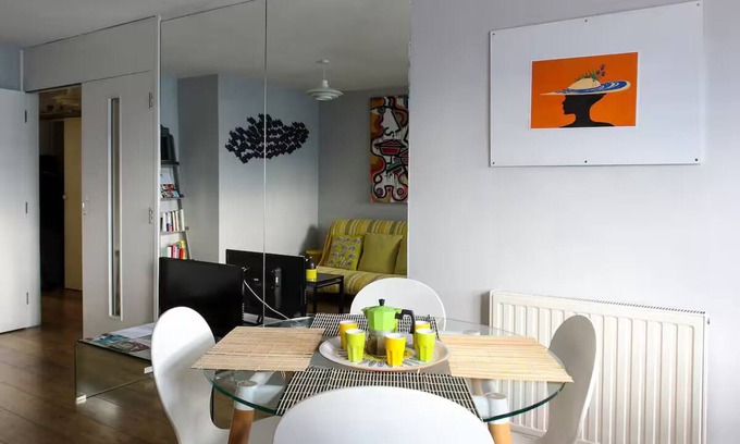 Kings Cross St. Pancras Apartment | Bright Stylish Flat in Angel