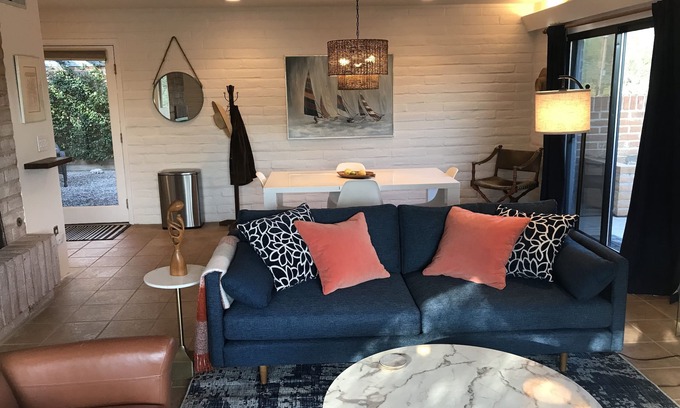 Catalina Foothills Estates House | Bright, stylish, quiet casita in Tucson's finest foothills location.