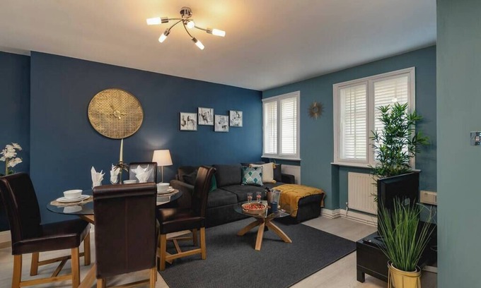 Brighton City Centre Apartment | Brighton 2BR Seaside Flat | Patio, Near i360 Lanes