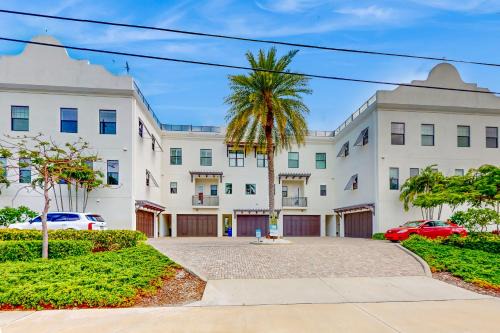 Clearwater Beach House | BrightWater Blue 158-2