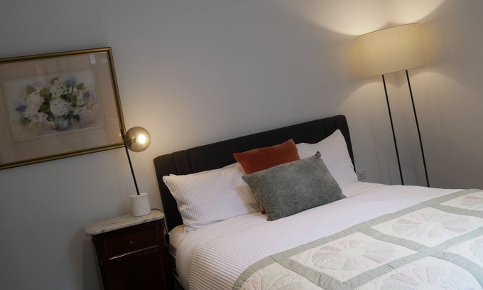 Middle Park Apartment | Brilliant 2BRM, Fully Renovated Art Deco Classic